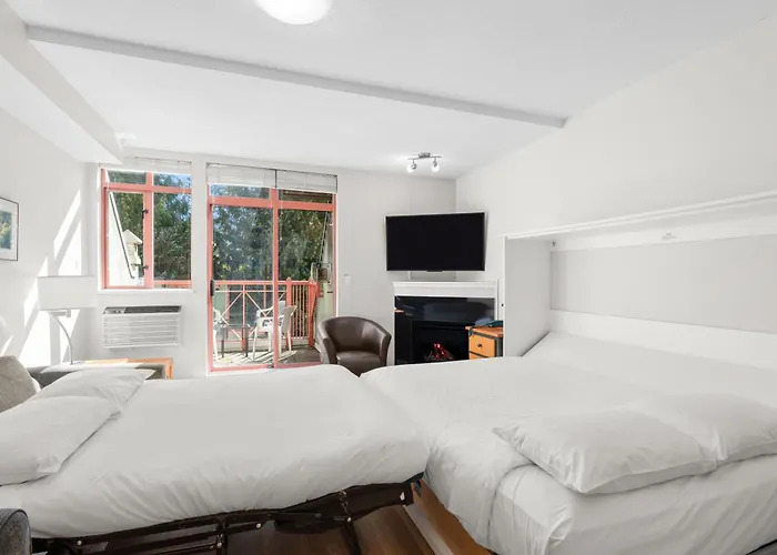 Alpenglow Lodge Studio With Park View By Mva Whistler