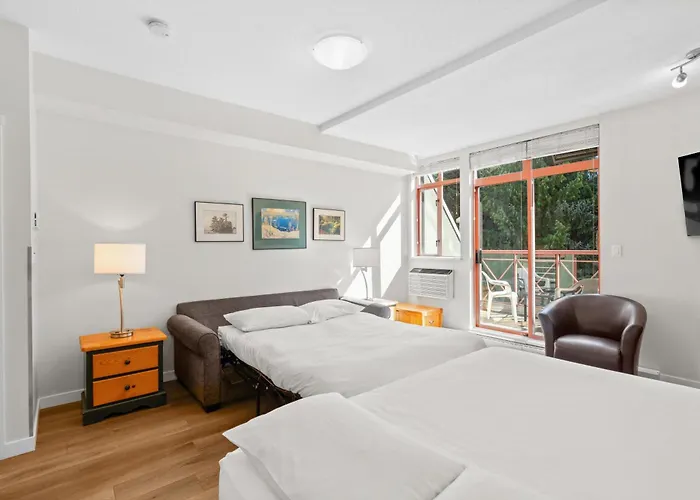 Alpenglow Lodge Studio With Park View By Mva Whistler