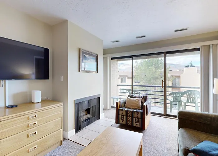 New Claim Condominiums 405 Park Stadt