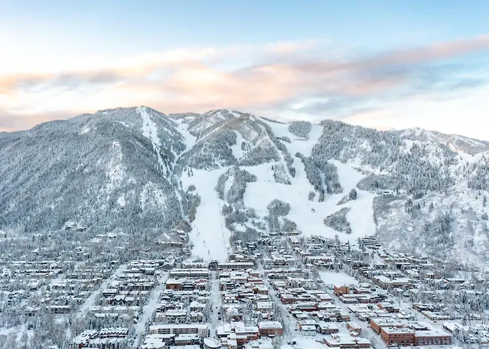 New Listing 2Br 2Ba Condo - Mountain Views Aspen