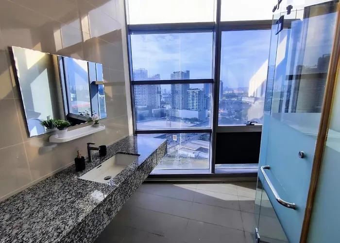 Azure Pj 4Br 4 Bath Luxury Condo - 12 Beds - Next To Le Meridien - 2 Parking Petaling Jaya