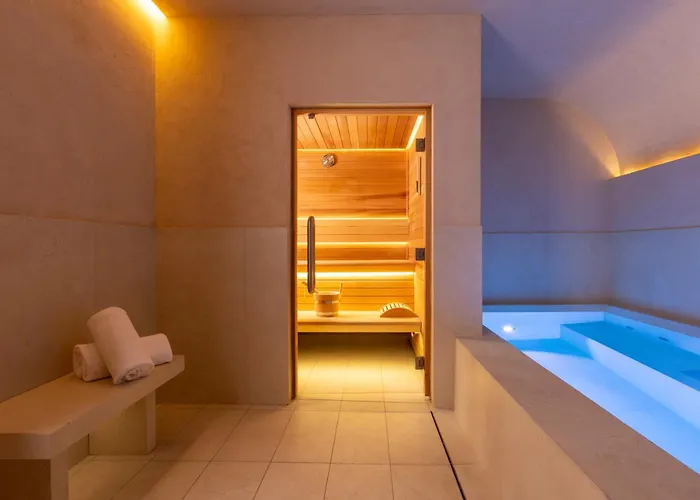 Almarine Eiffel Hotel&Spa by Malone Paris