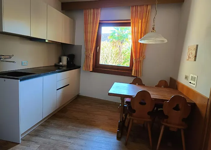 Ferienwohnungen St Hippolyt mit Hallenbad Algund