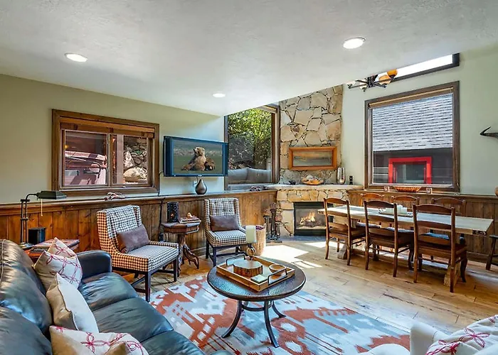 Red Hawk By Avantstay Charming Cabin W Theatre Spa 5Mins To Deer Valley Mtn Park Stadt