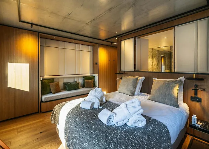 Chalet De Luxe Avec Jacuzzi Et Vues Panoramiques A Courchevel 1650 - Fr-1-563-133