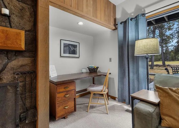 Meadow House 70 - Meredith Lodging Sunriver
