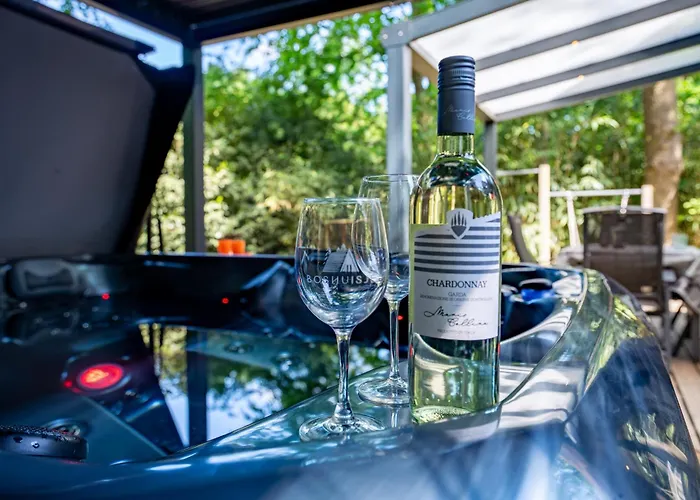 Boshuisje Met Jacuzzi Lanaken