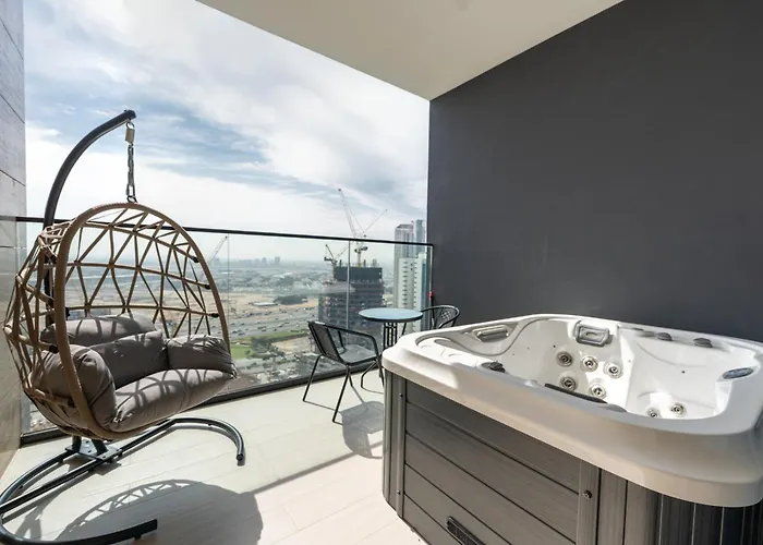 Luxury Trillionaire Studio With Jacuzzi And Canal Views In Business Bay Dubai
