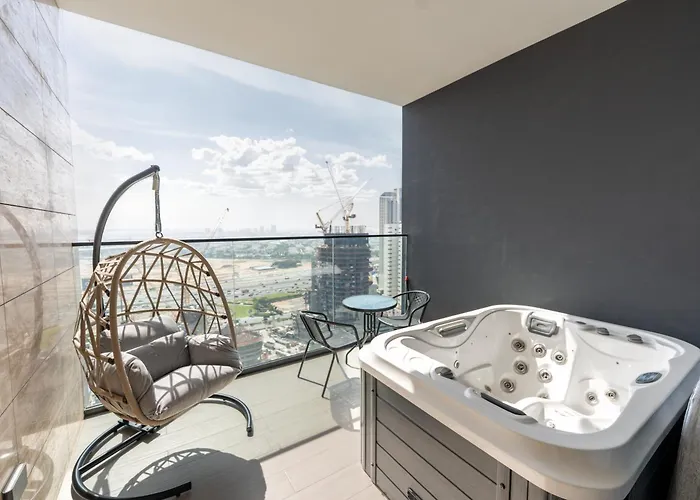 Luxury Trillionaire Studio With Jacuzzi And Canal Views In Business Bay Dubai