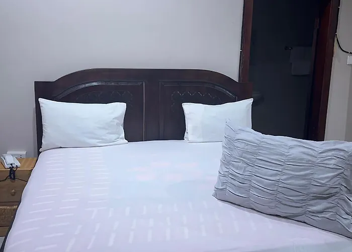 Hotel Bella Casa Trohwe