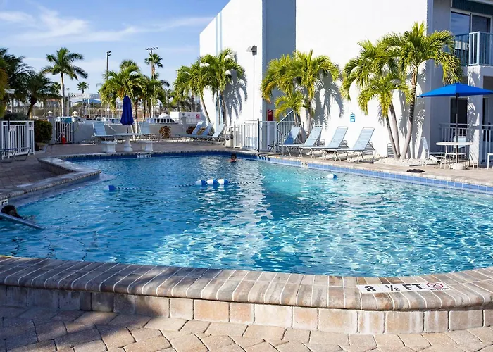 247-E - Madeira Beach Yacht Club - Coquina On Rex St. Pete Beach