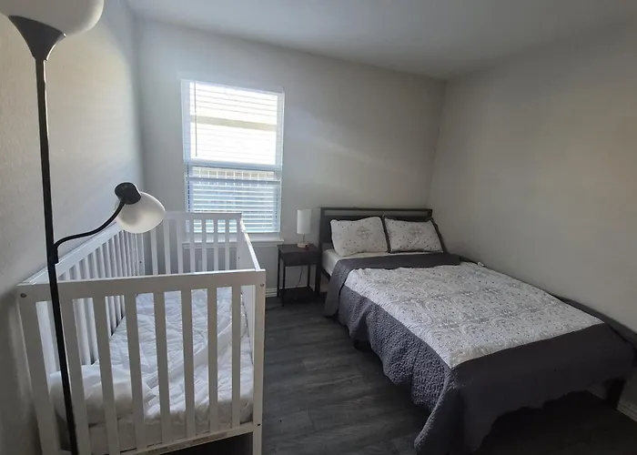 Spacious 3Br And 2Ba Home With Private Yard In Houston