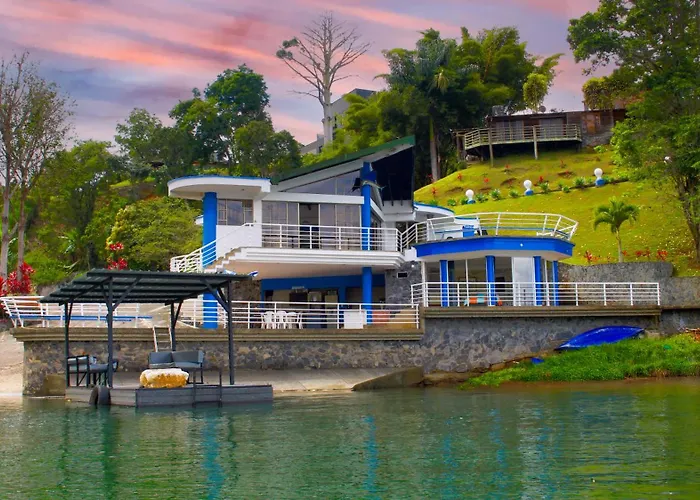Chalet Lago Calima - Piscina Natural Y Jacuzzi