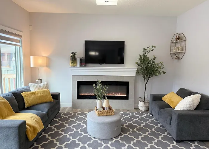 Villa Modern Family Getaway Hot Tub King Beds Ac Edmonton