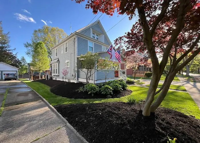 Cozy Berrodin Bed And Breakfast Whole House Booking In Highland Square Akron