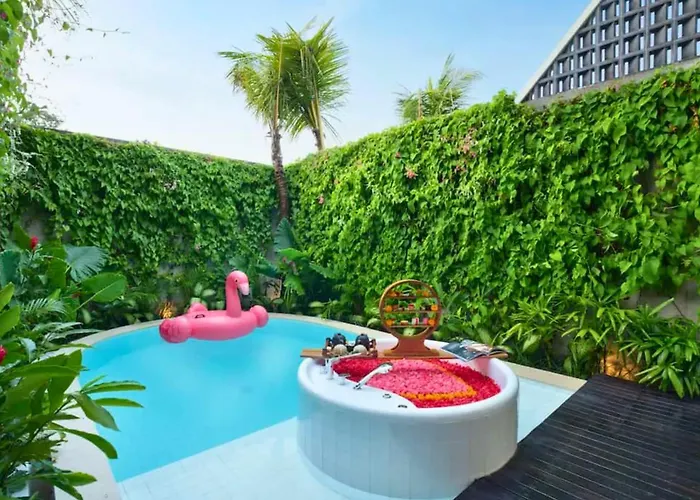 Floria Comfortable 1 Bedroom Loft Pool Villa With Jacuzzi Pererenan