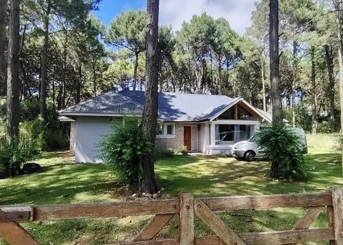 Hermosa Casa En Pinamar Norte, 3 Cuadras De La Playa