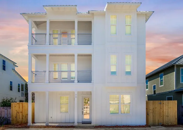 Experience Luxury At Four Suns, An 8-Bedroom Retreat In Destin