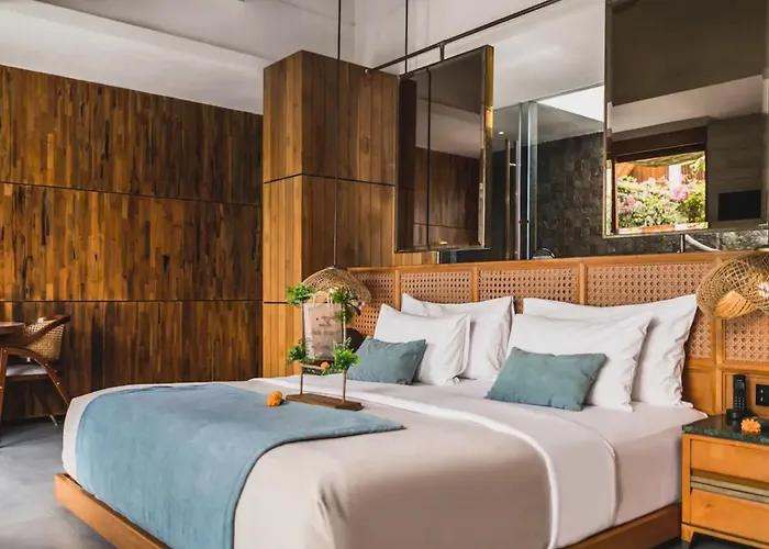 Charity Stunning Grand 1 Bedroom Pool Villa With Jacuzzi Seminyak