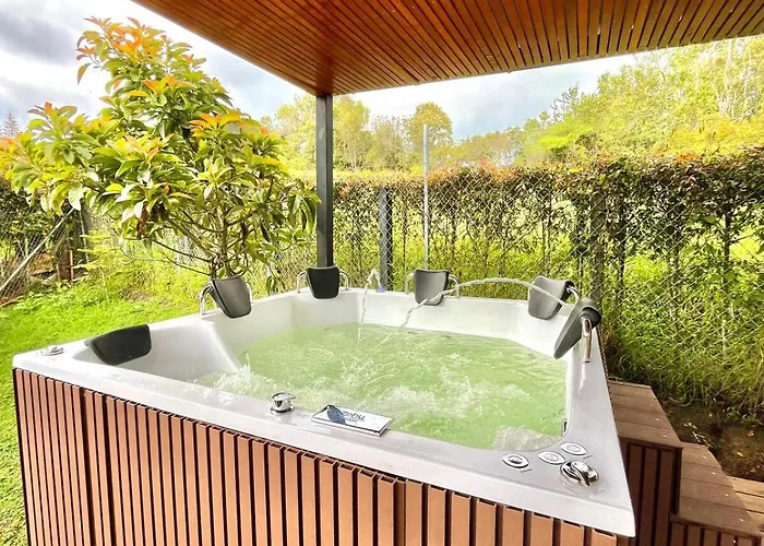 Villa Casa Moderna En El Bosque Jacuzzi Y Deck Privado Mazo