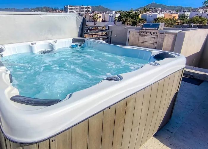 Beautiful Home With Private Rooftop And Jacuzzi. Cabo San Lucas