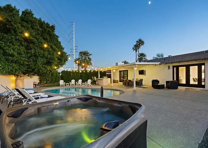 Modern Old Town Oasis - Pool Spa & Outdoor Kitchen Scottsdale