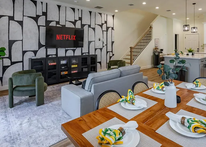 Luxury Retreat | Hot Tub + Game Room Near Dt Houston