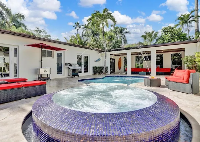 Oasis 5 Bed, 3 Bath Pool Home Minutes To The Beach Hollywood