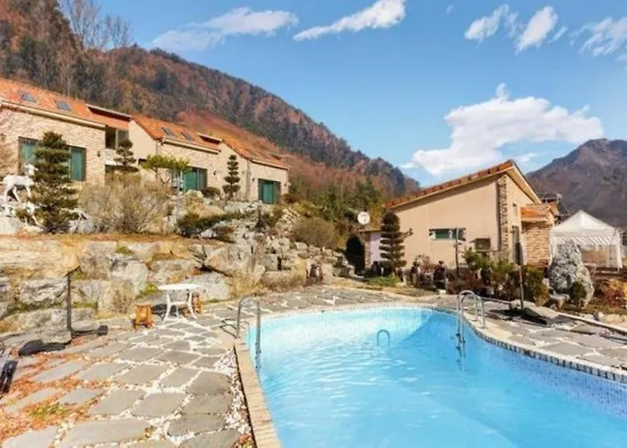 Chuncheon Nami Island Big Bear Pension