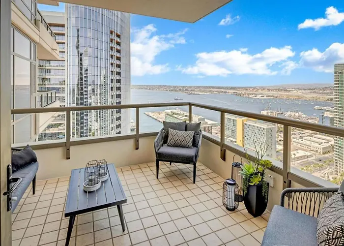 Panoramic Bay And City Views - 2Br, Pool, Gym, Parking San Diego