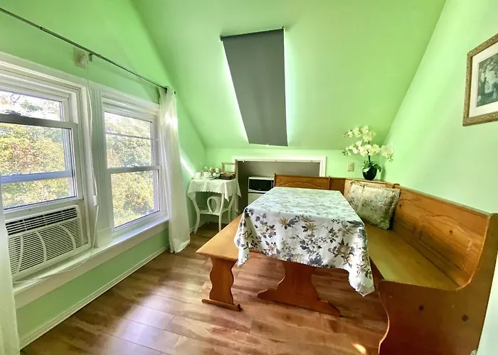 Cozy 1 Bedroom 4 Mins To Falls Niagara-Fälle