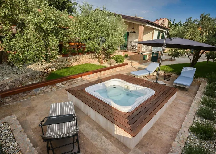 Holiday Home Villa Lipa By Interhome Punat
