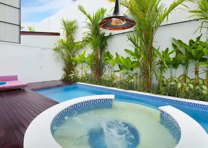Heleina Elegant 3 Bedroom Royal Private Pool Villa With Jacuzzi Legian