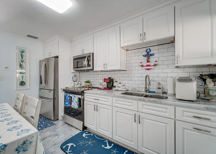 Steps To Madeira Beach! Modern Family Getaway St. Pete Beach