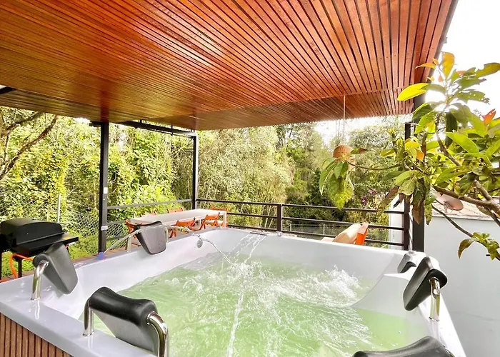 Villa Casa Moderna En El Bosque Jacuzzi Y Deck Privado Mazo