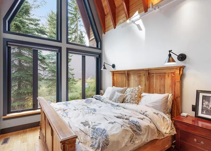 Luxury Whistler 6Br Chalet, Hot Tub And Music Loft