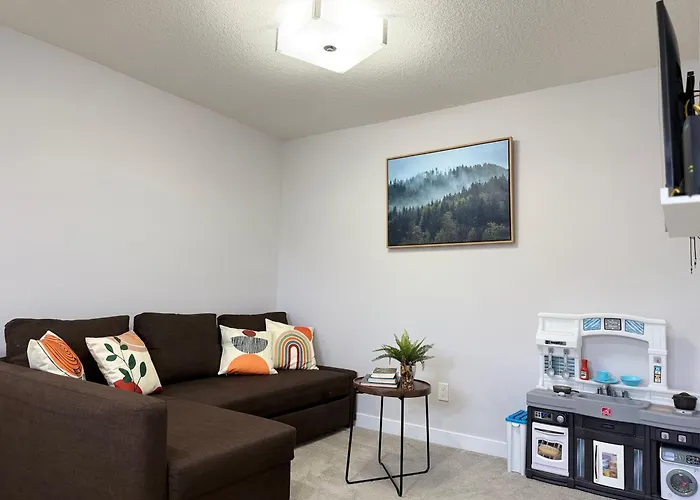 Villa Modern Family Getaway Hot Tub King Beds Ac Edmonton