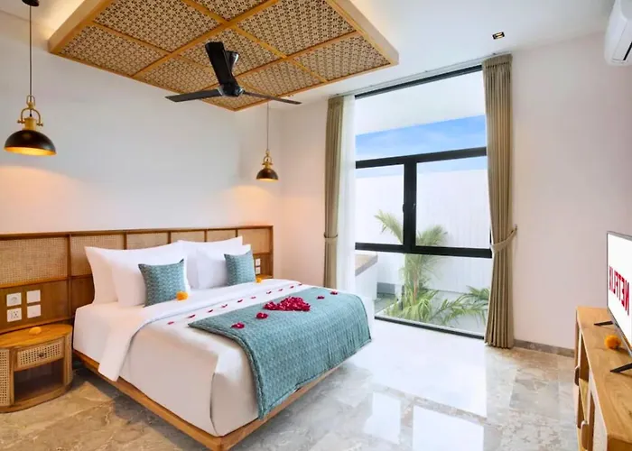 Heleina Elegant 3 Bedroom Royal Private Pool Villa With Jacuzzi Legian