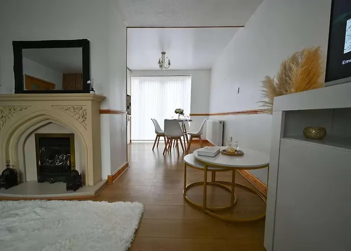 Elegant Cottage With Hot Tub Manchester