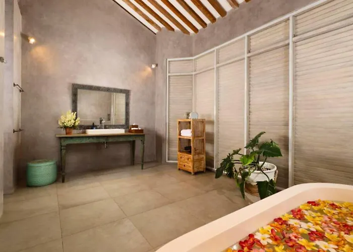 Dulcinea Spacious 5 Bedroom Private Pool Villa Jimbaran
