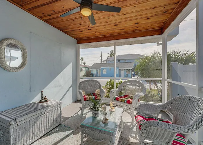 Steps To Madeira Beach! Modern Family Getaway St. Pete Beach