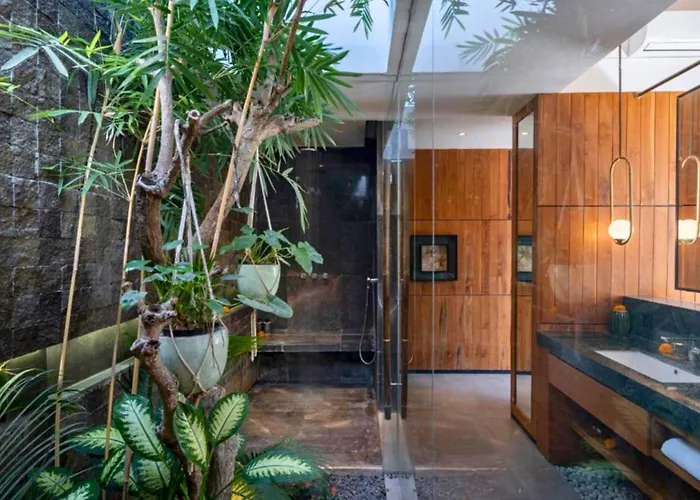 Alora Comfortable 1 Bedroom Smart Pool Villa With Jacuzzi Seminyak
