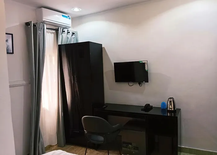 Heirloom Luxury Hotel And Apartments Maiyegun