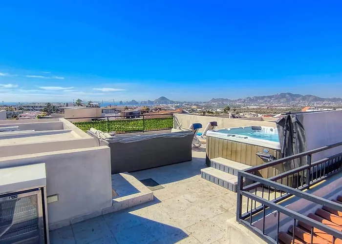 Beautiful Home With Private Rooftop And Jacuzzi. Cabo San Lucas