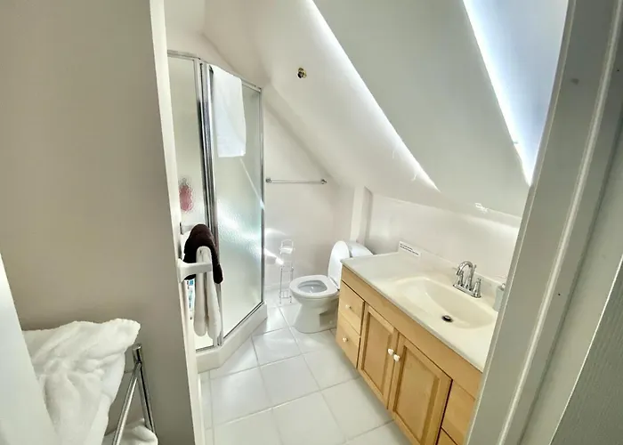 Cozy 1 Bedroom 4 Mins To Falls Niagara-Fälle