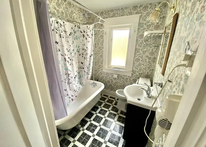Two Bedrooms Unit With Jacuzzi Niagara-Fälle