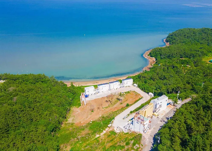 Yeosu Moine Pool Villa