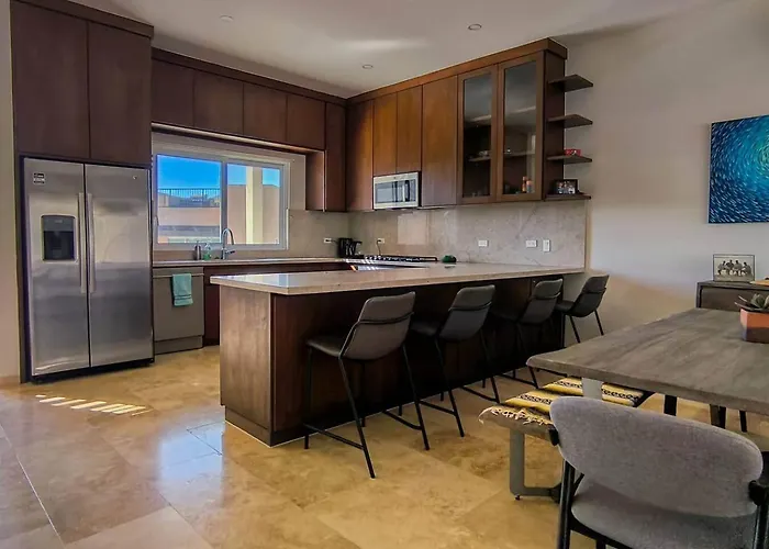 Beautiful Home With Private Rooftop And Jacuzzi. Cabo San Lucas