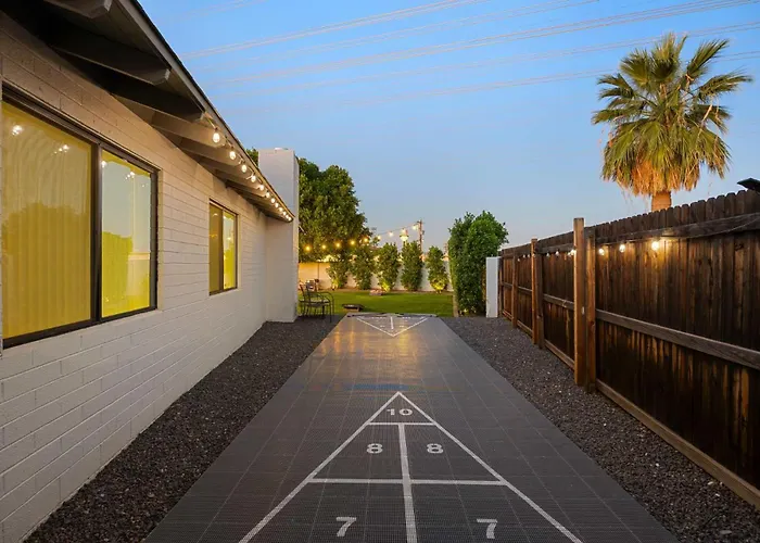 Modern Old Town Oasis - Pool Spa & Outdoor Kitchen Scottsdale