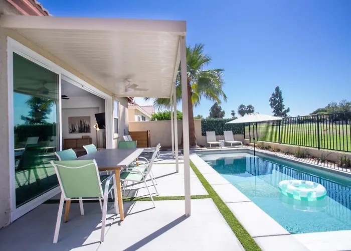 The Indio Oasis - Spacious 4 Bedroom Home With Pool & Spa!